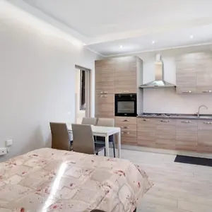 Апартаменты Casa Sanremo Tiziano Parking Gratis Spiaggia 15 Minuti A Piedi, Санремо